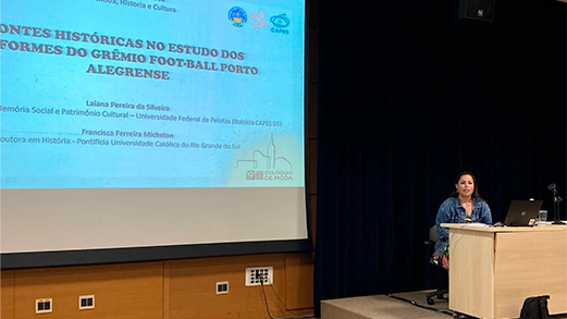 Laiana Pereira da Silveira participa da 19ª edição do Colóquio de Moda em São Paulo.